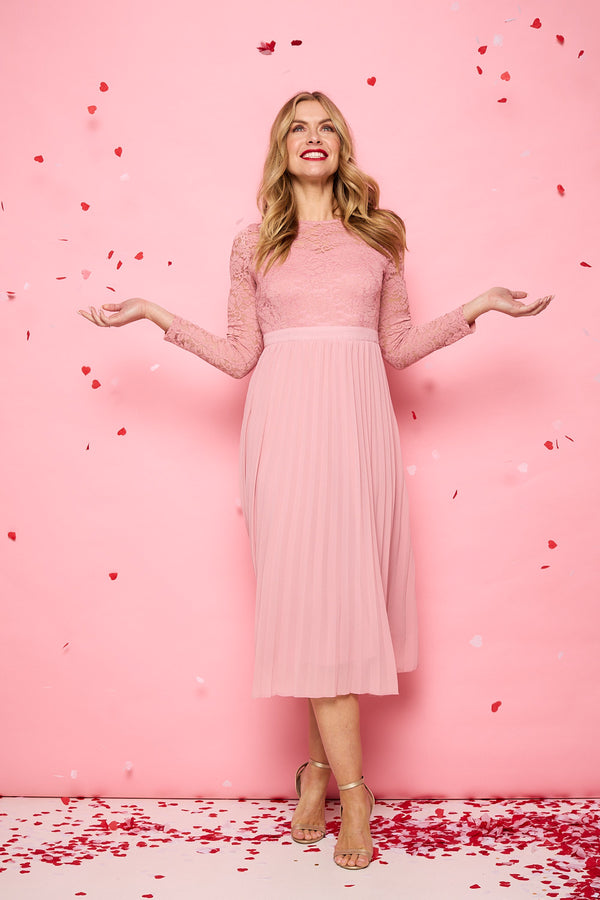 Pink | Lace Trim Pleated Long Sleeve Midi Dress : Model is 5'10"/178 cm and wears UK8/EU36/US4/AUS8
