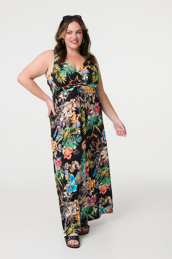 Black | Tropical Print Empire Maxi Dress : Model is 5'8"/172 cm and wears UK18/EU46/US14/AUS18