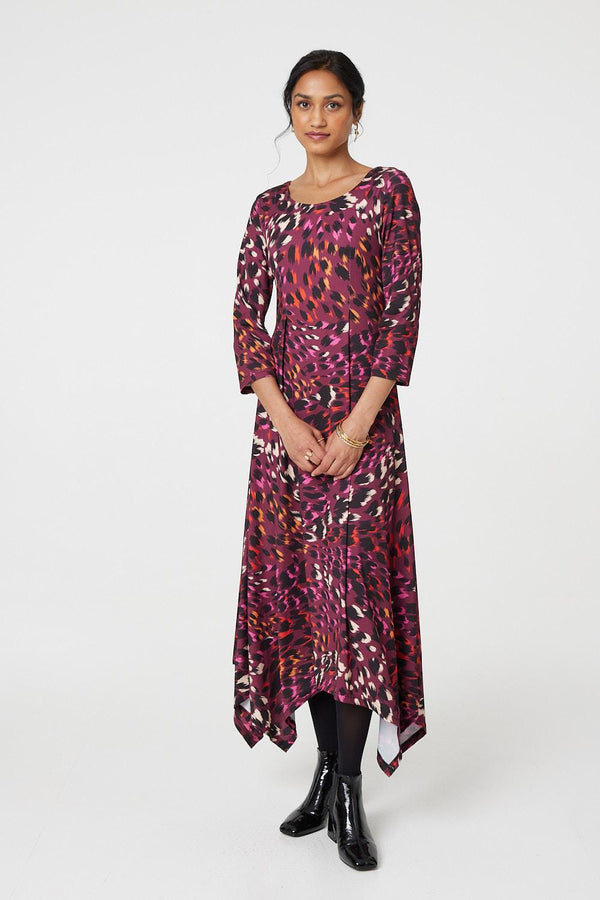 Red | Animal Print Hanky Hem Jersey Dress : Model is 5'8"/172 cm and wears UK8/EU36/US4/AUS8
