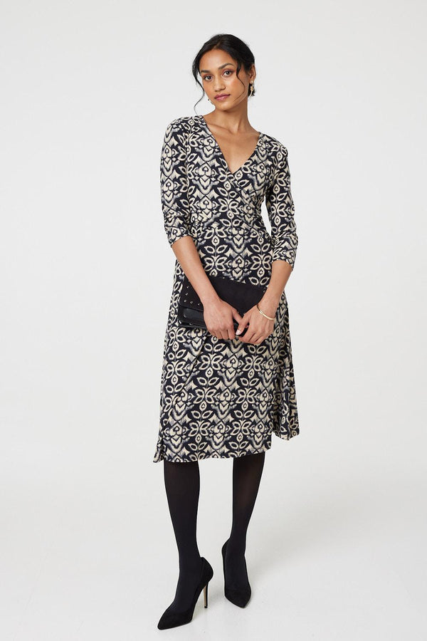 Black | Printed V-Neck 3/4 Sleeve Knee Length Dress