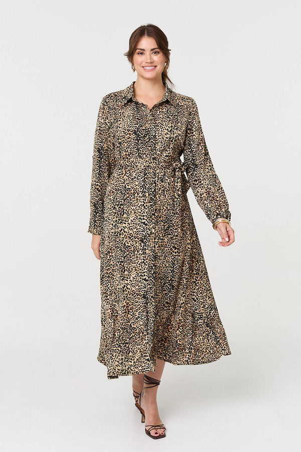 Green | Animal Print Tie Waist Midi Shirt Dress : Model is 5'9"/175 cm and wears UK10/EU38/US6/AUS10
