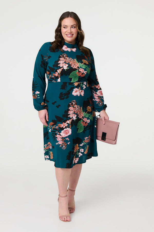 Teal | Floral High Neck Midi Dress : Model is 5'8"/172 cm and wears UK18/EU46/US14/AUS18