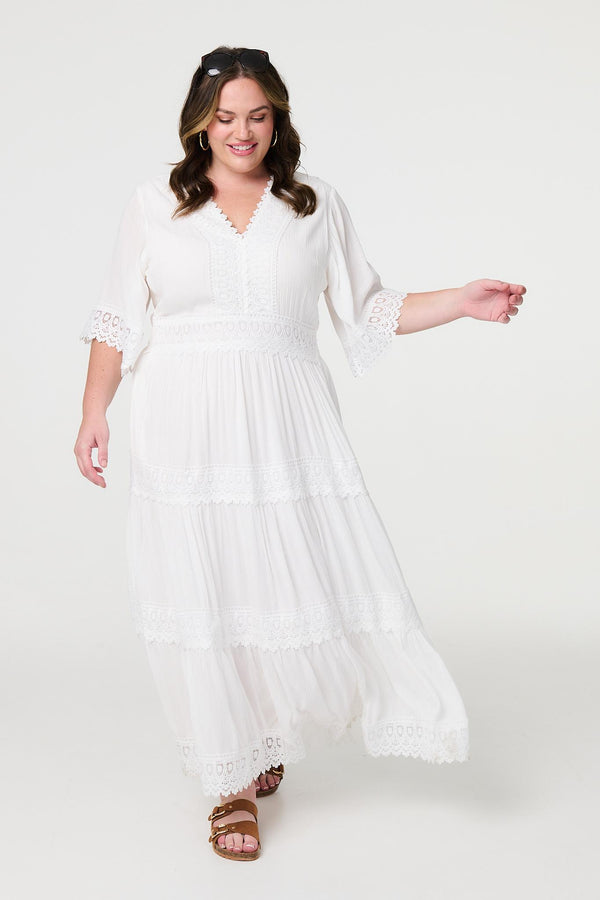 White | Short Sleeve Crochet Maxi Dress : Model is 5'8"/172 cm and wears UK18/EU46/US14/AUS18