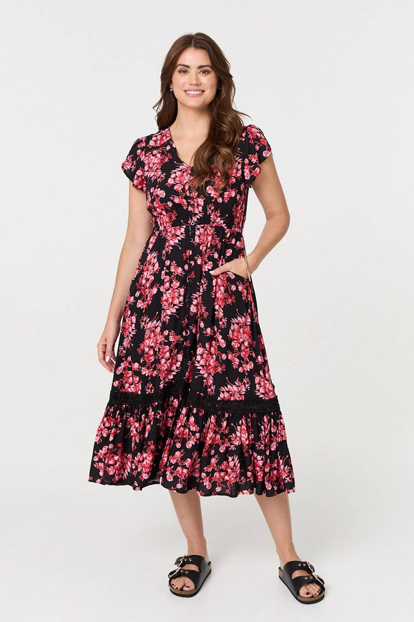 Black | Floral Lace Trim V-Neck Shirred Midi Dress
