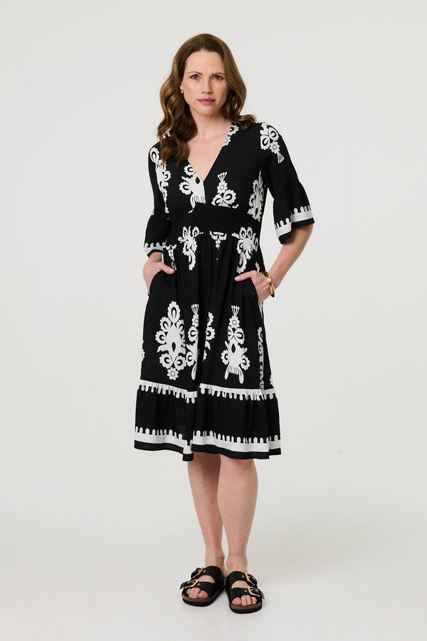 Black | Ikat Print 1/2 Sleeve Relaxed Short Dress : Model is 5'9"/175 cm and wears UK10/EU38/US6/AUS10