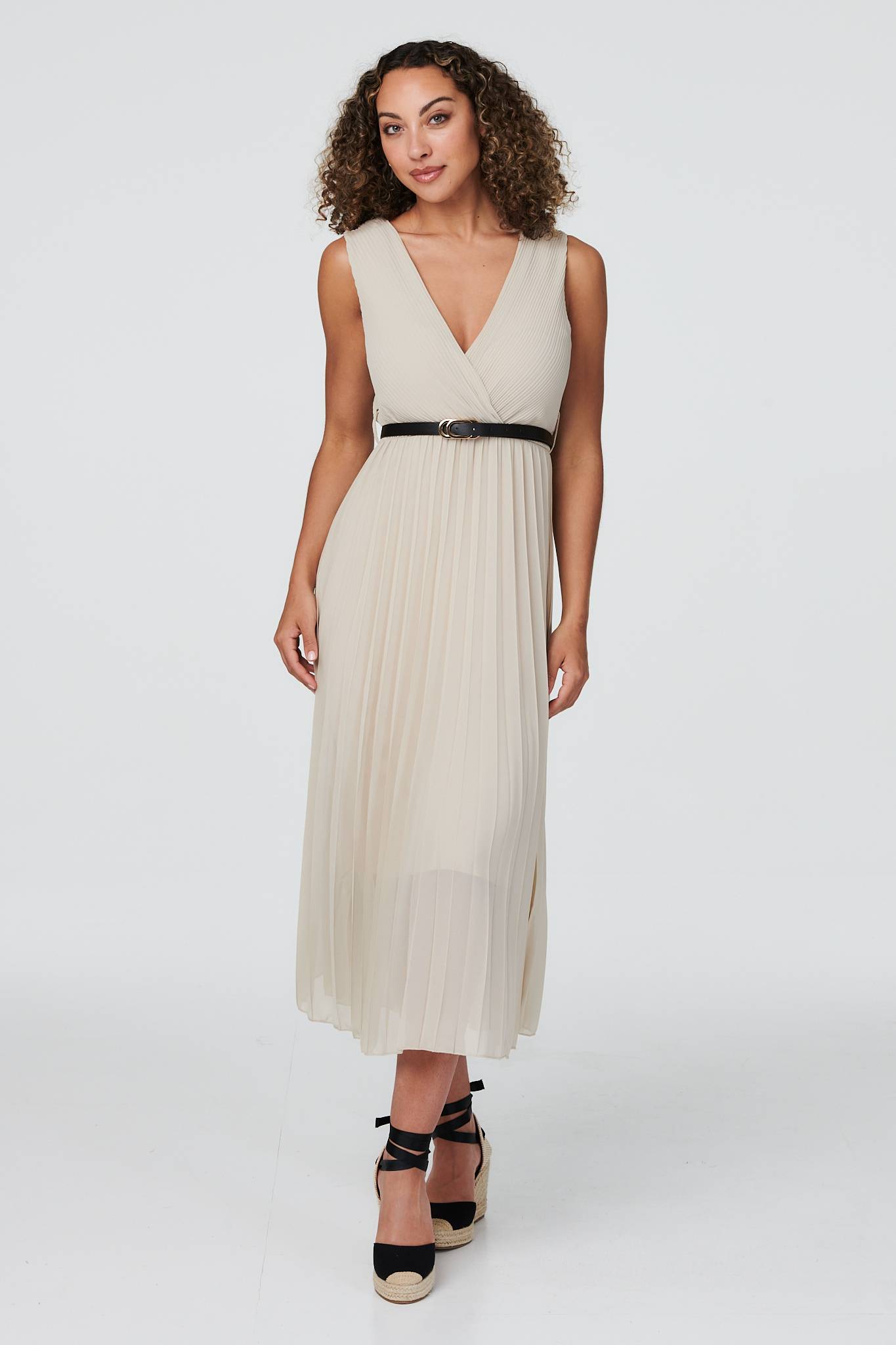 Sleeveless Pleated Midi Dress Izabel London